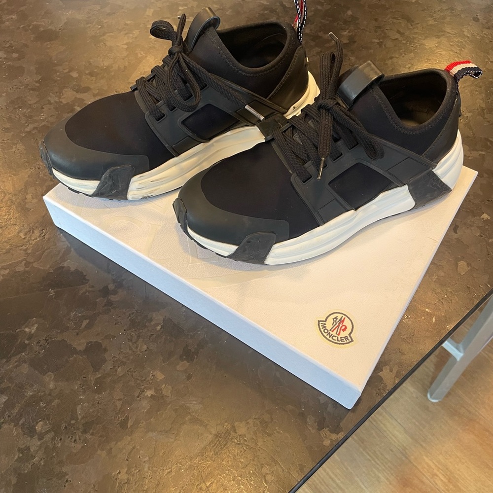 Moncler lunarove sneakers size 37